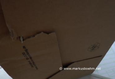  ? ? [Päckchen demoliert] ? ? ? ? [Ich bin geschockt] ?